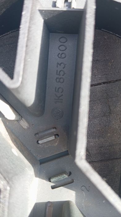 VW Golf 5 emblemat przód 150mm