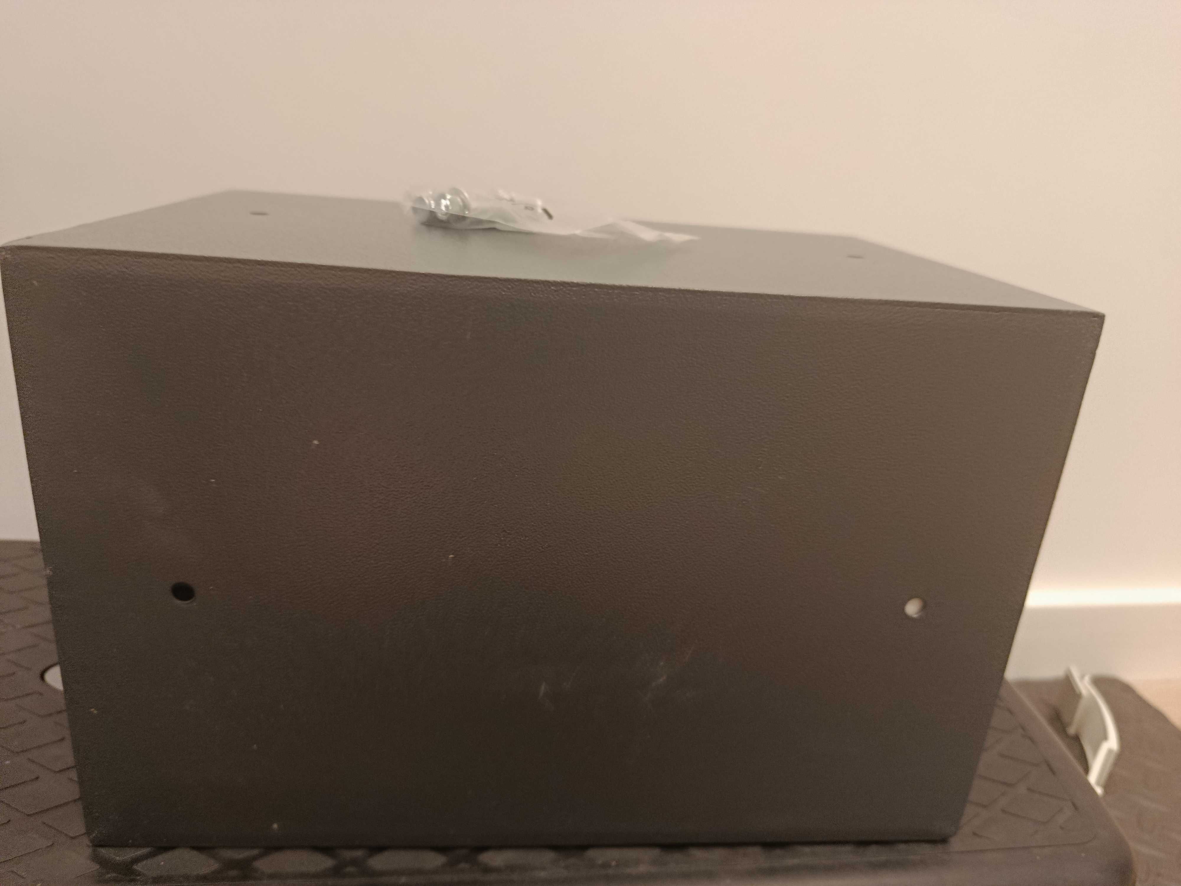 Cofre com chave 31x20x20cm - Como novo!