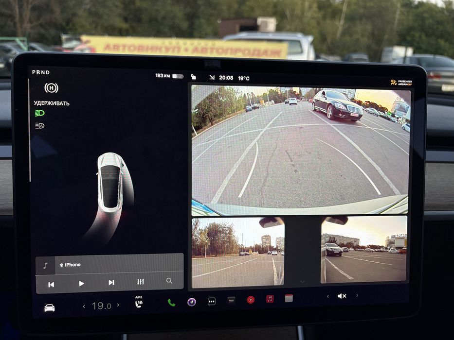 TESLA MODEL 3 В гарному станні