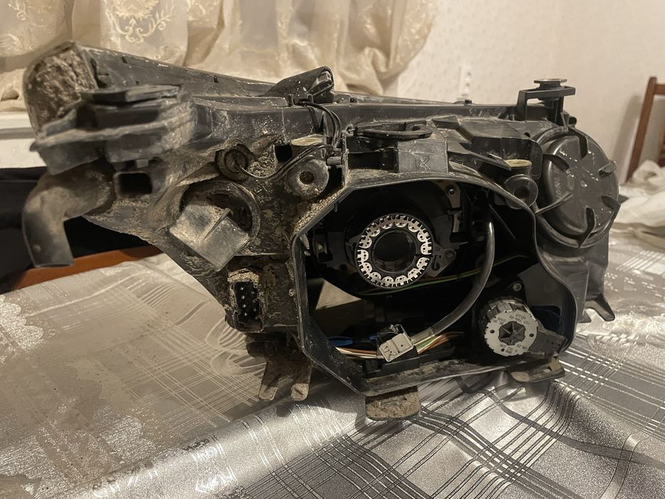 Ліва Фара на BMW E60 Дорест