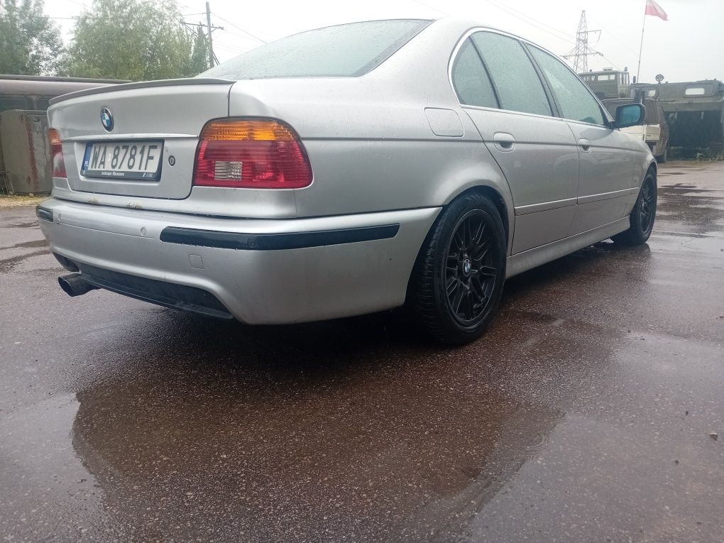 BMW E39, 530D, uszkodzona