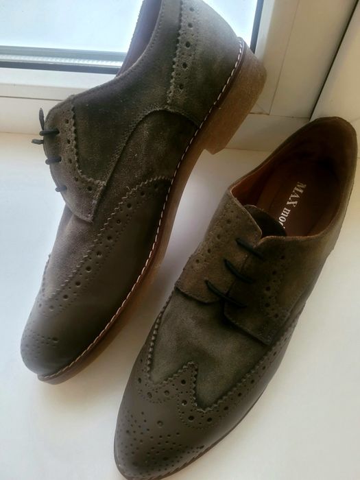 Нові, натуральні замшеві броги, туфлі з перфорацією, 40 розміру,