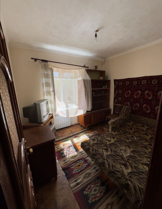 Продам 3к.квартиру. Правый берег Колеусовский пер. В хорошем состоянии
