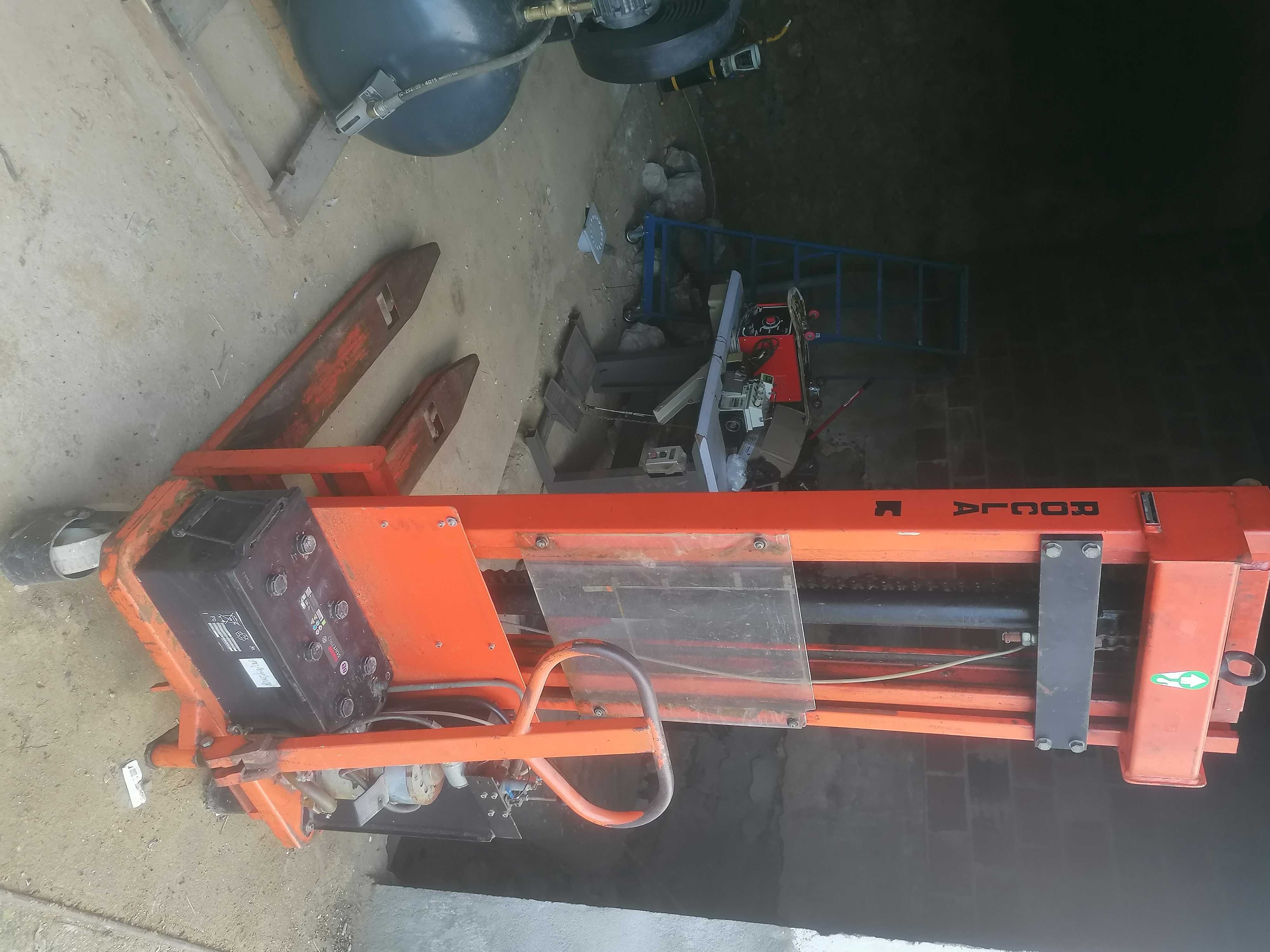 Porta Paletes elétrico com elevação