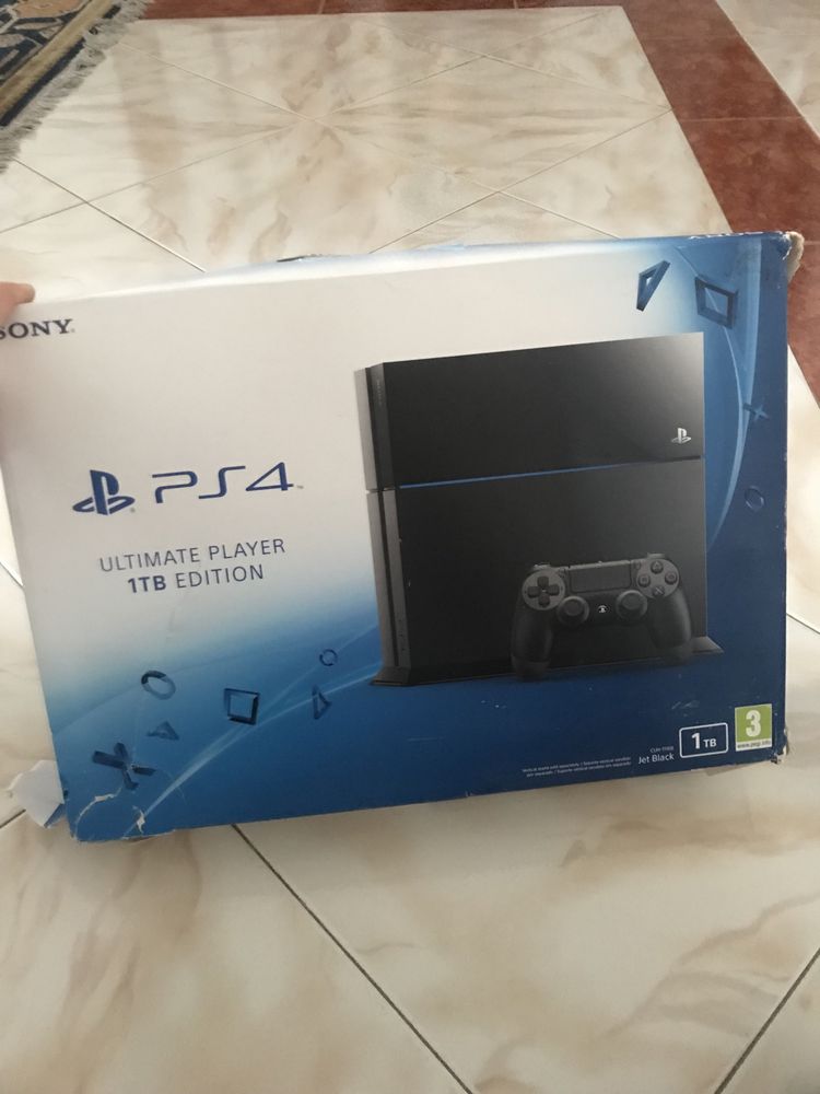 PS4 Fat 1TB + Jogos