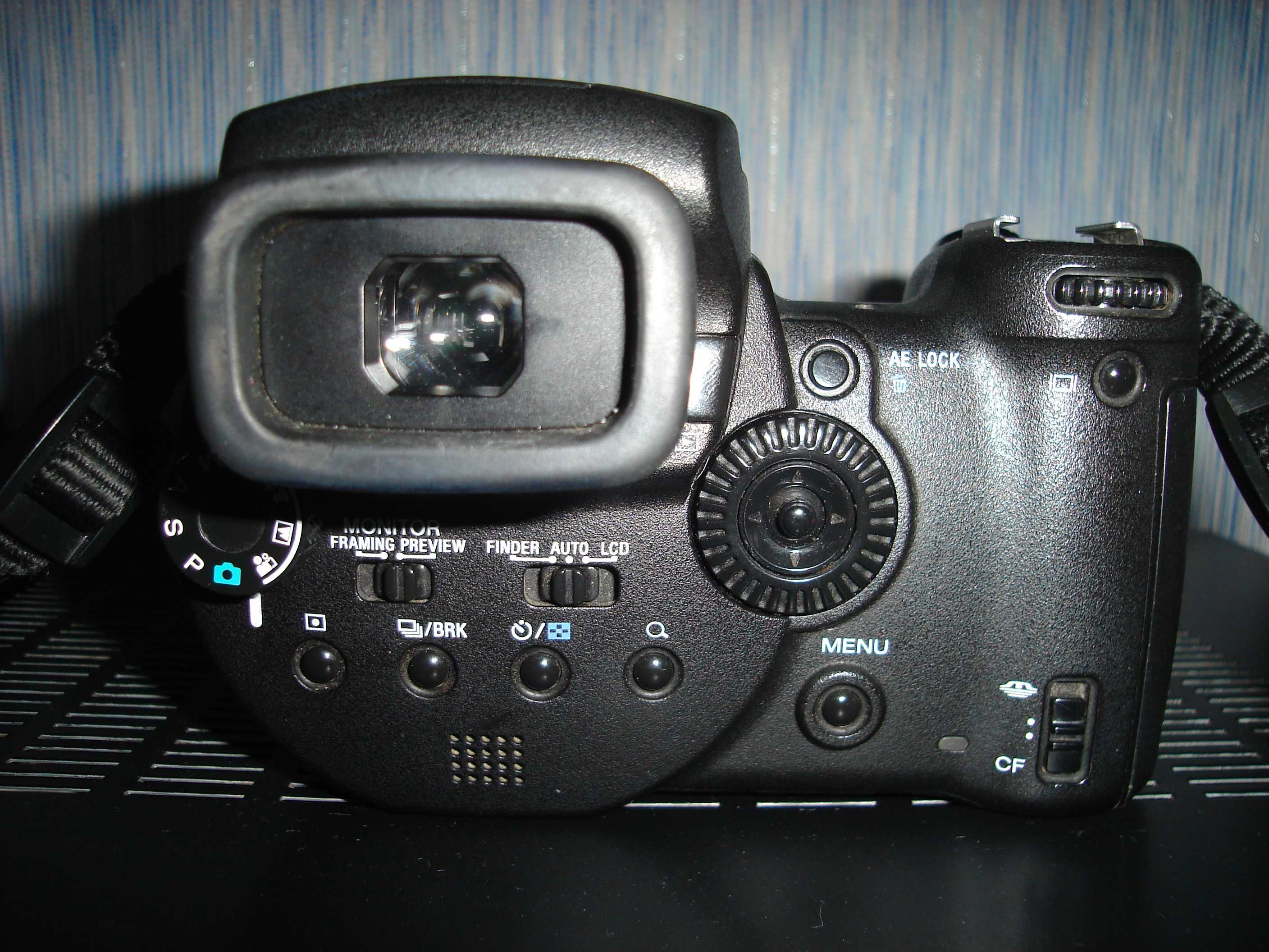 Фотокамера Sony Cyber-Shot DSC-R1