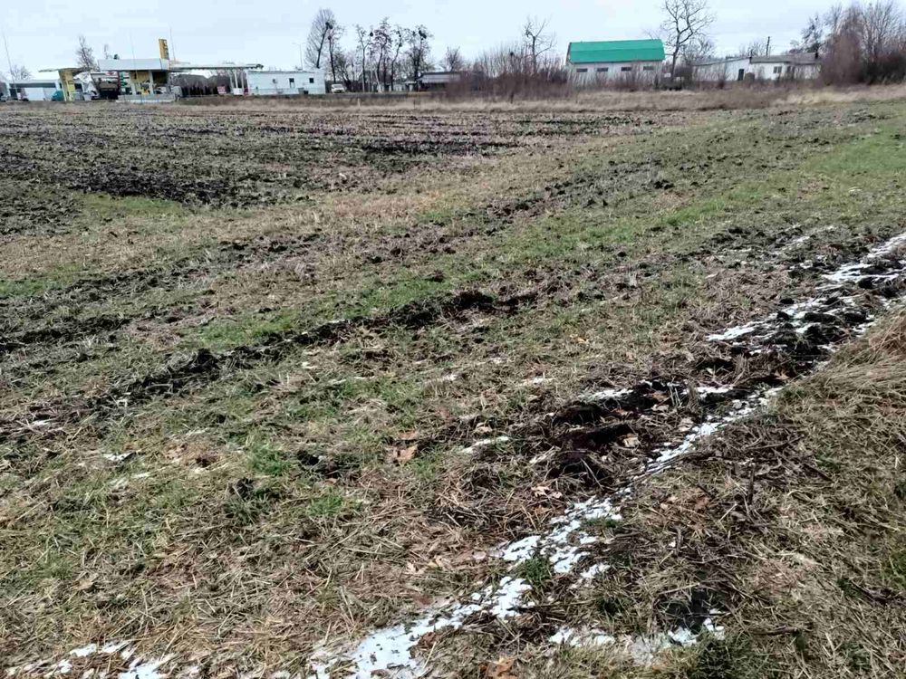 Продам  під будівництво земельну ділянку в с. Фурси
