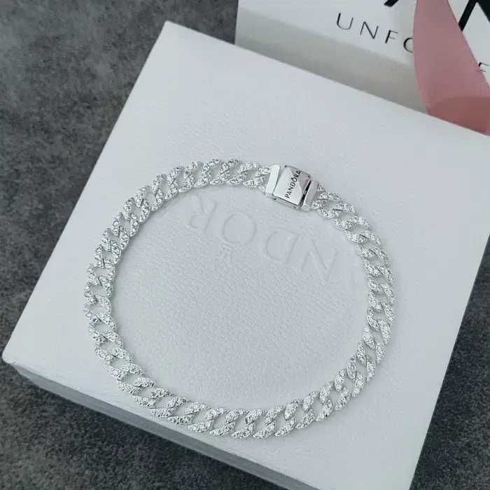 Браслет Пандора Сяюче паве