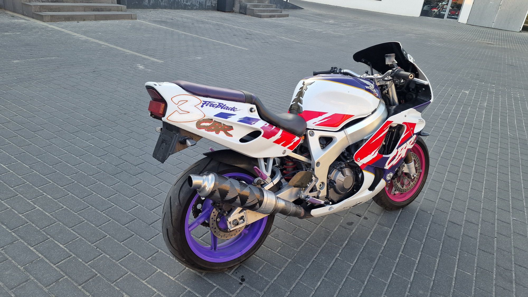 Honda CBR 900RR fireblade SC28