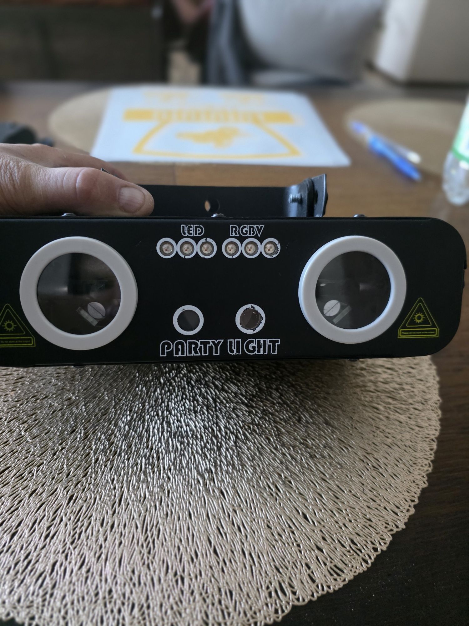 Laser projektor dyskotekowy