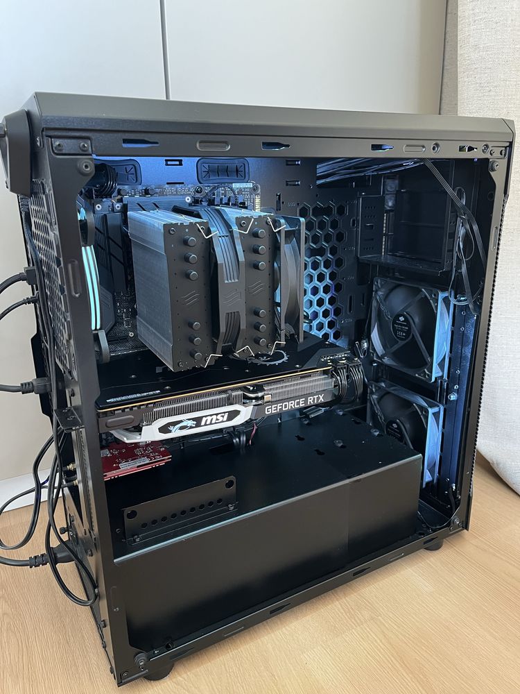 Komputer do gier RTX2070 i5-9600K z monitrem 24 cali