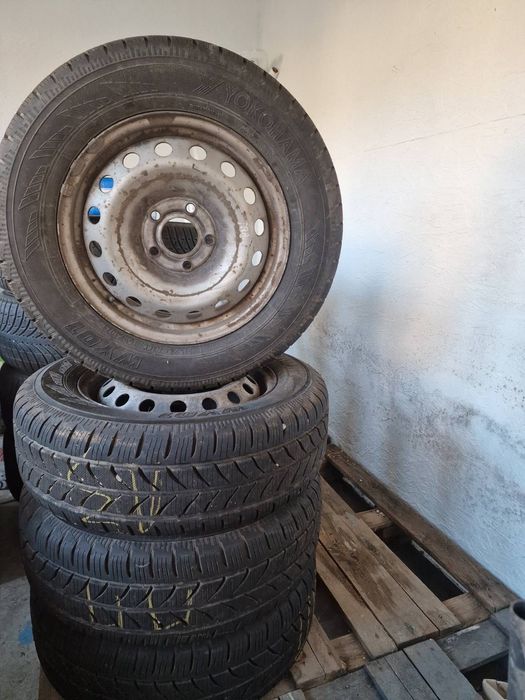 Колеса Yokohama в зборі на Reno Trafic 215/65r16C