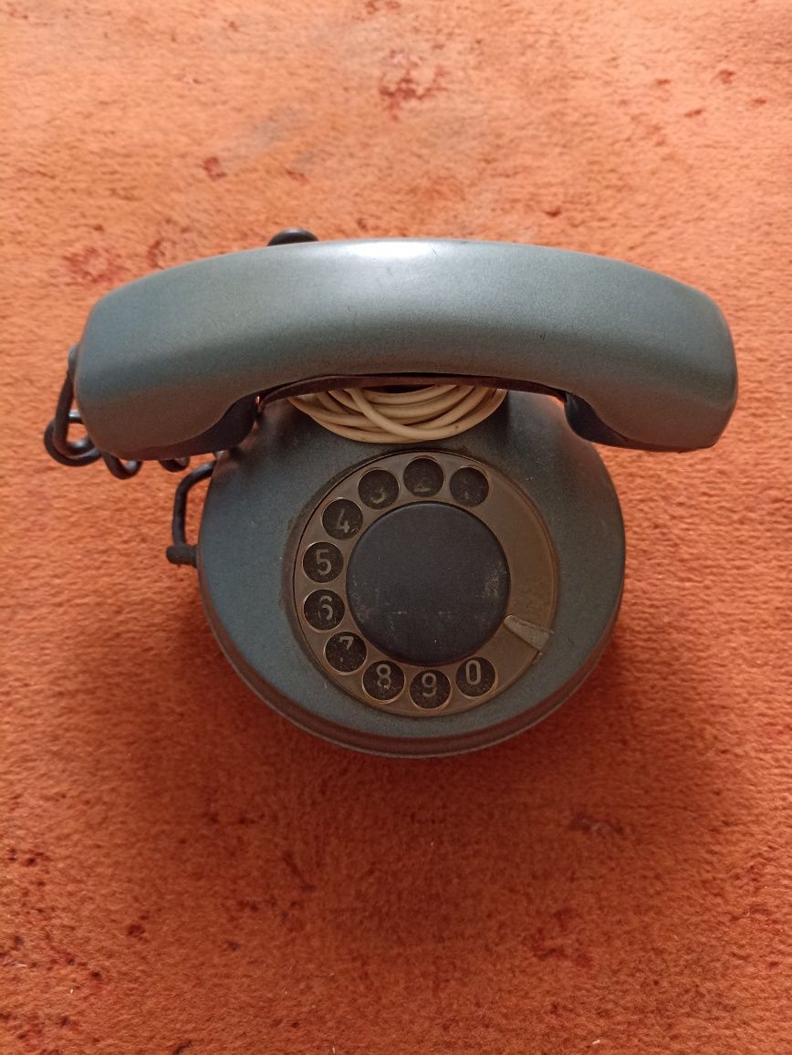 Телефон стационарный времён СССР