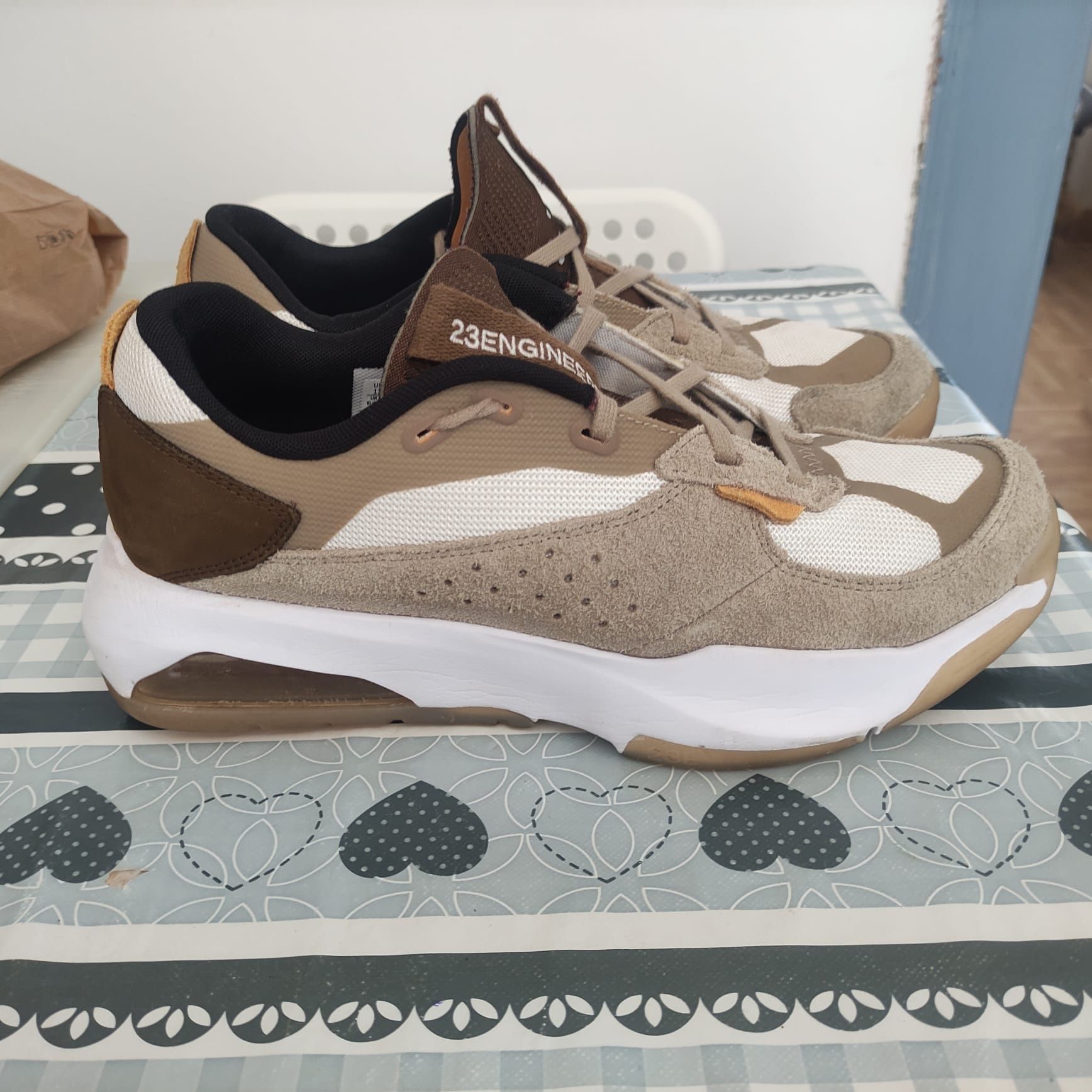 Nike Jordan Air 200E
