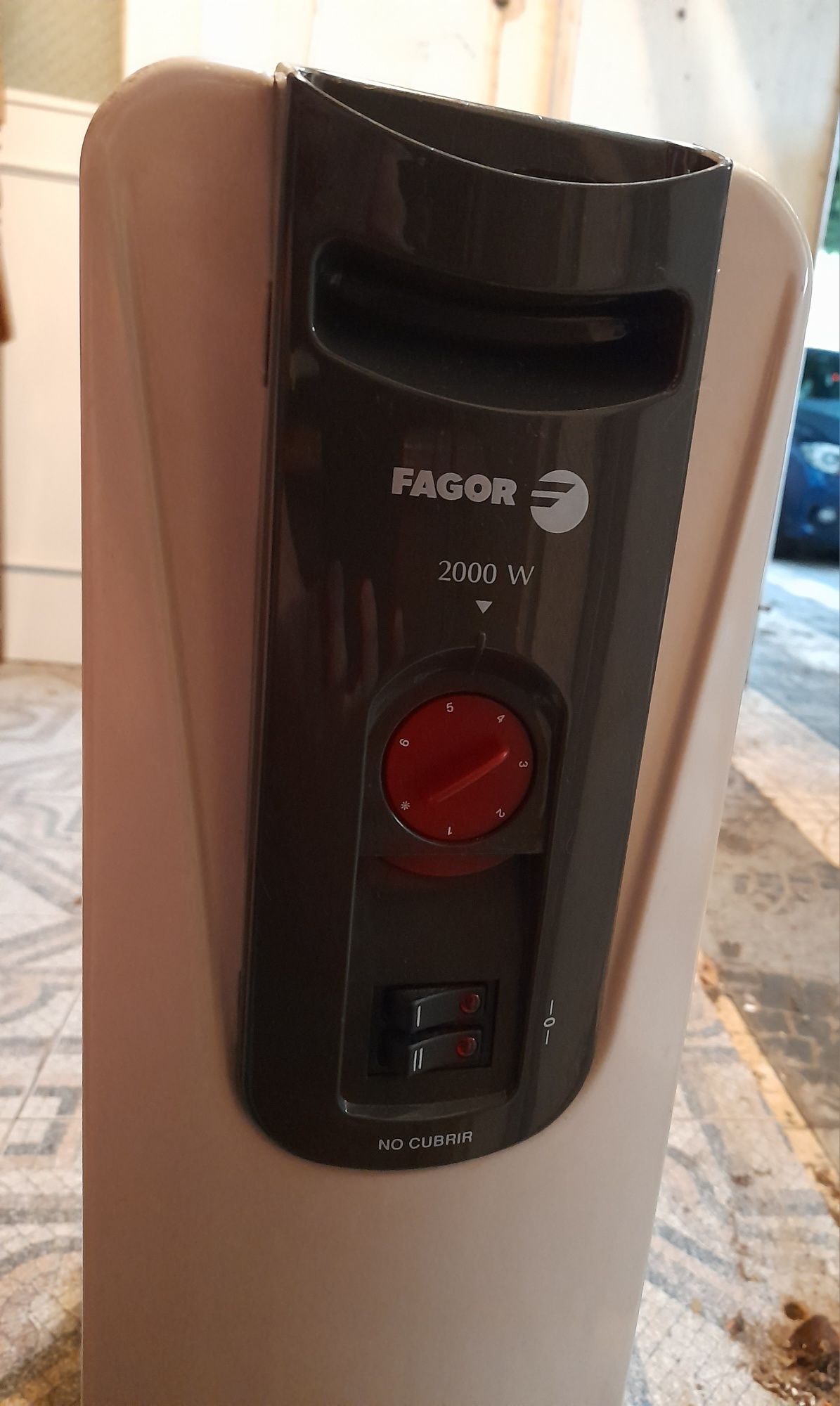 Aquecedor a óleo marca Fagor - usado