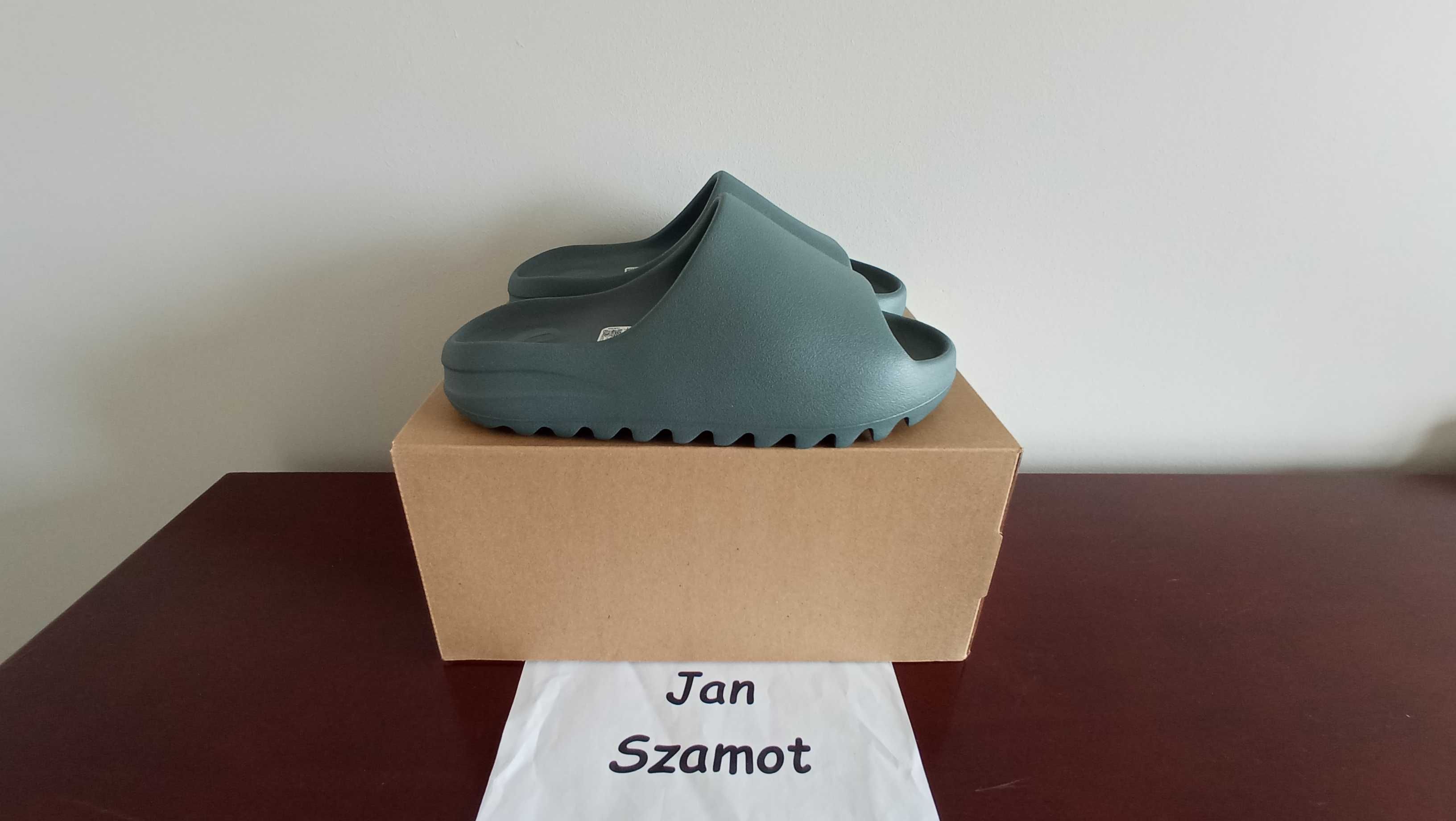 40,5 Adidas Yeezy Slide Slate Marine ID2349 (klapki)