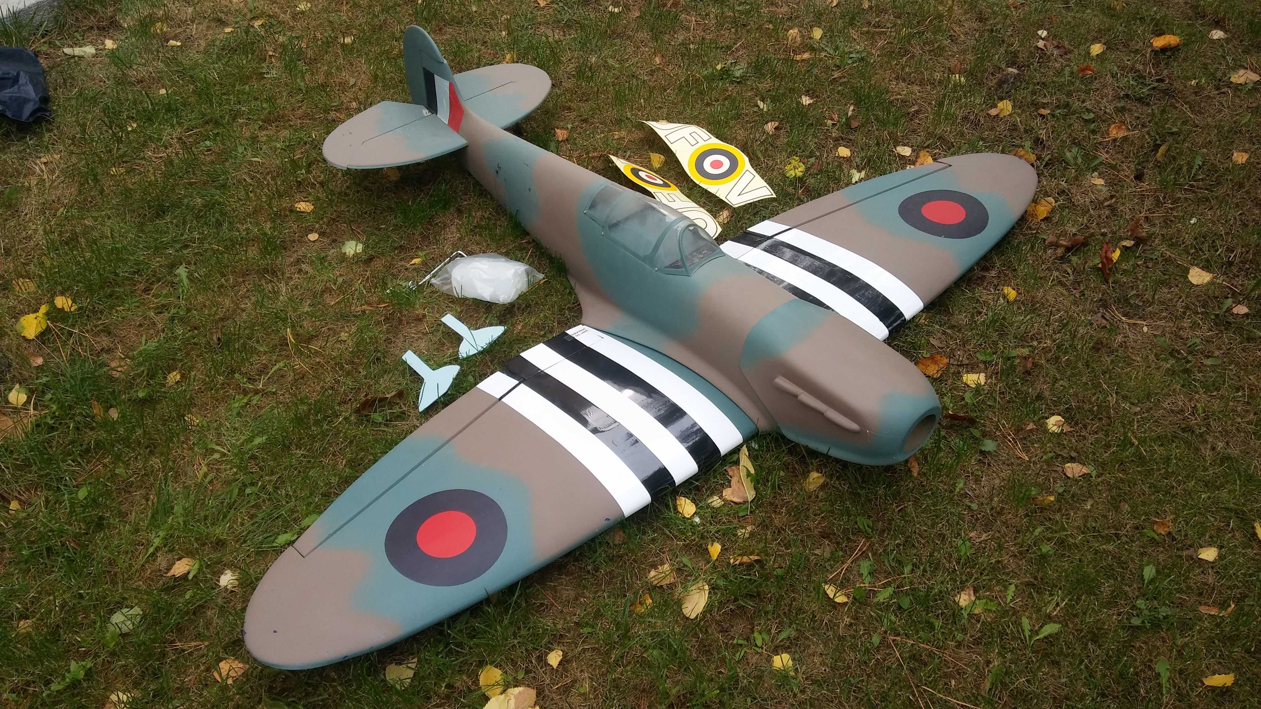 Samolot RC Spitfire firmy CM-PRO 180cm