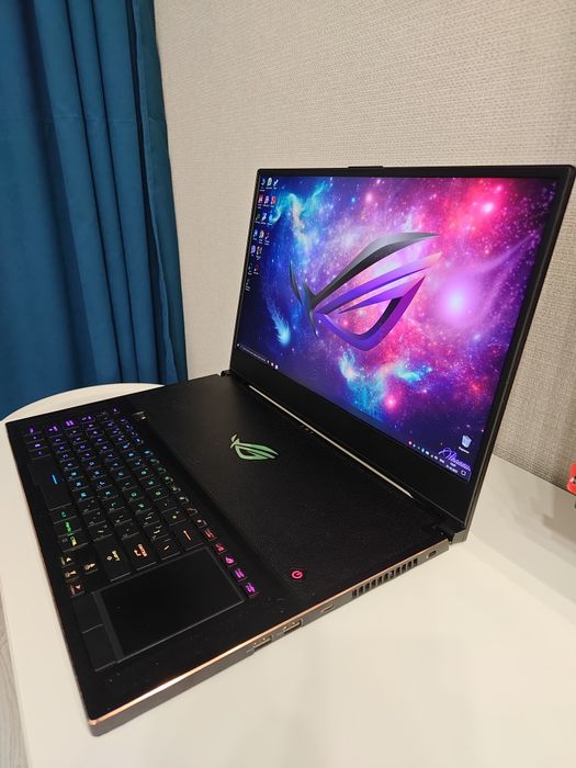 Asus RoG Zephyrus s17 300Гц RTX 2070 super 8gb