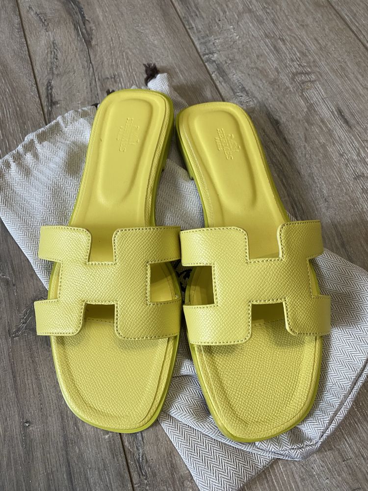 Шльопанці Hermes