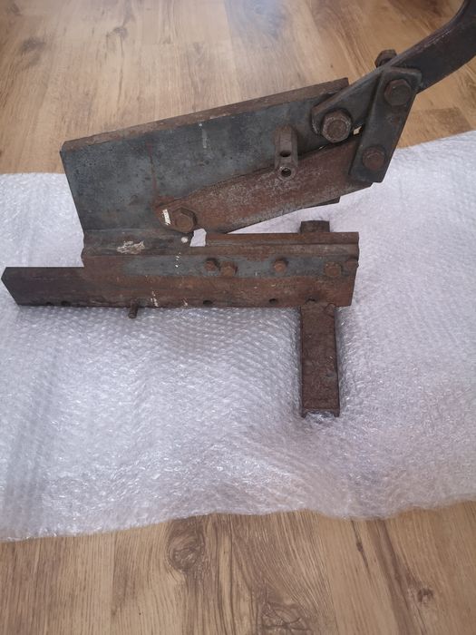 Nożyce ręczne gilotynowe do blachy stacjonarne. Antyczne