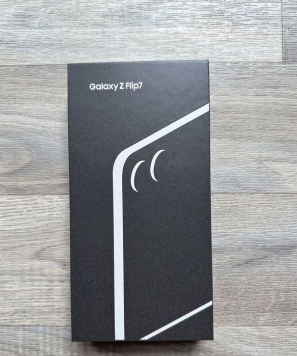 Samsung z flip 7 12/512g c/factura e garantia nunca usado
