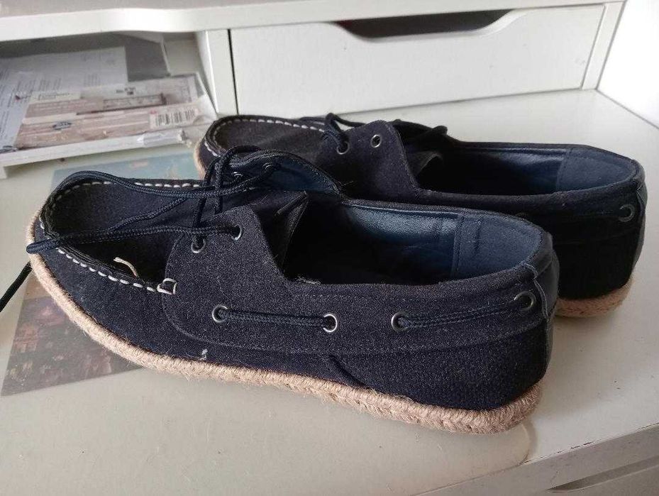Sapatos de homem em bom estado