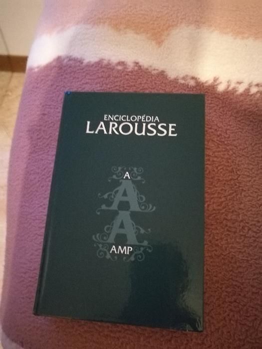 Enciclopédia LAROUSE