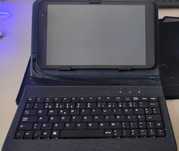 Tablet 8" com teclado e carregador solar