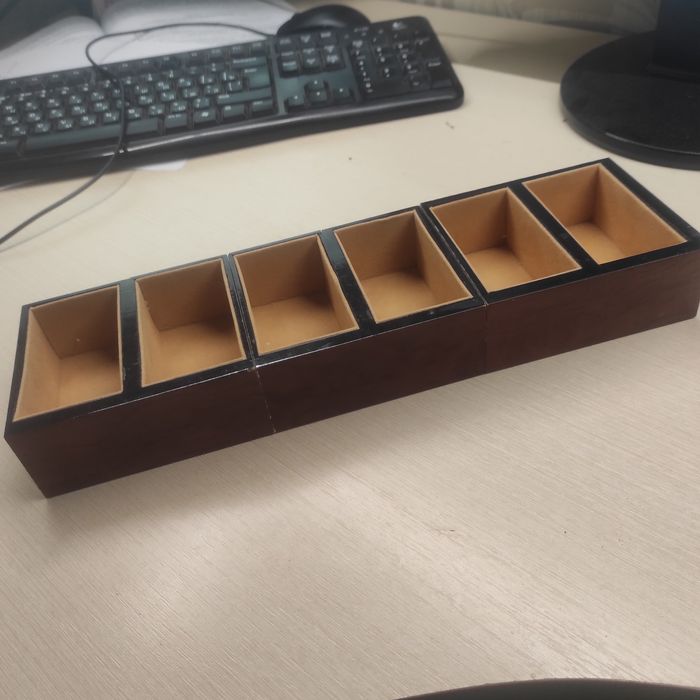 Ячейки коробки бокс для часов