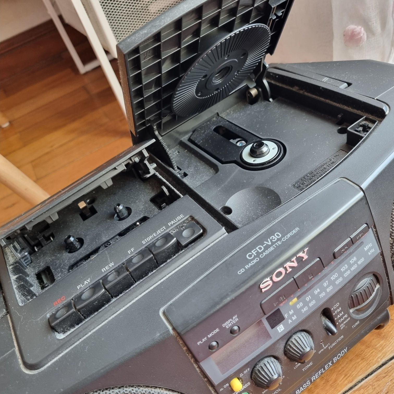 Leitor de CDs e Rádio da Sony