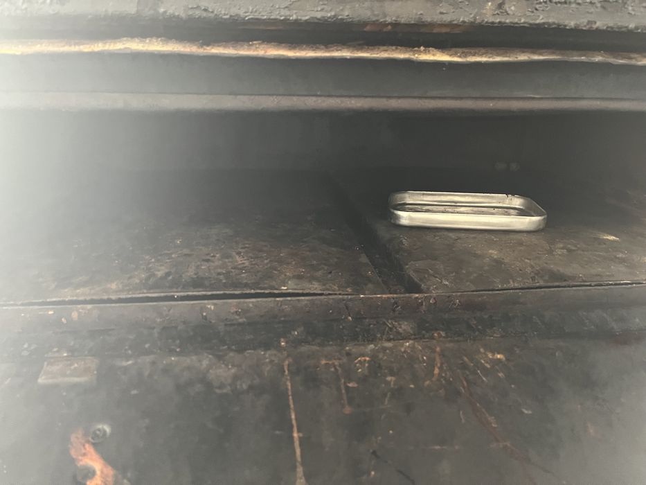 Продам жарочный 3-х секц пекар шкаф промышл ,Б/у , советских времён