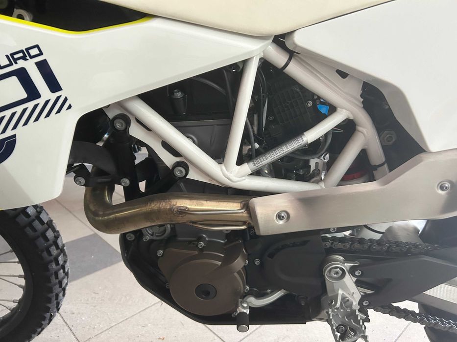 Husqvarna 701 Enduro 2018 plus akcesoria, 1000km przebiegu, na A2