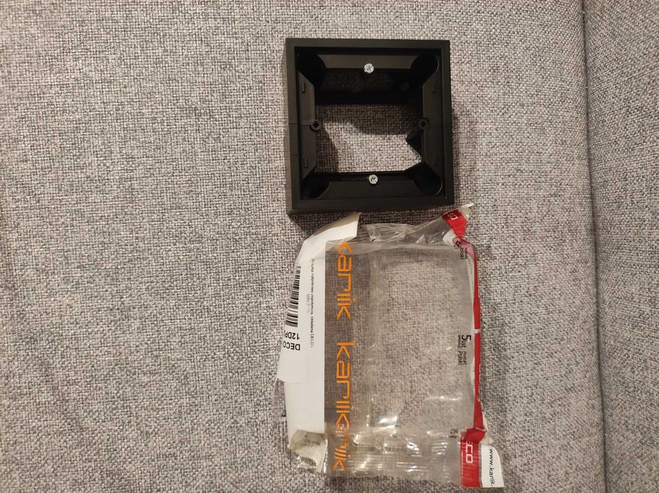 Puszka natynkowa Karlik Deco/Mini czarna mat, 12DPU-1