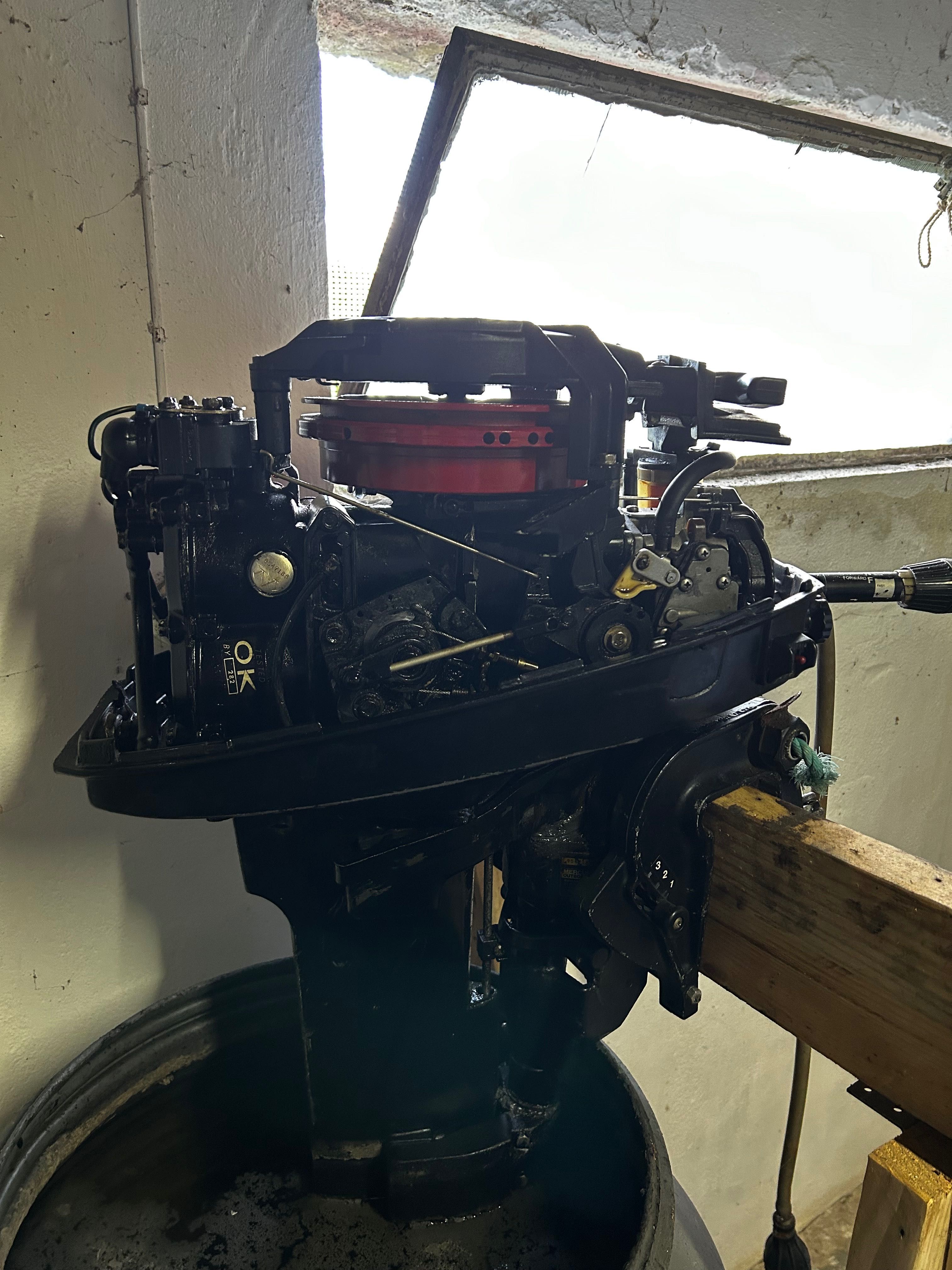Motor fora de borda Mercury 9.9