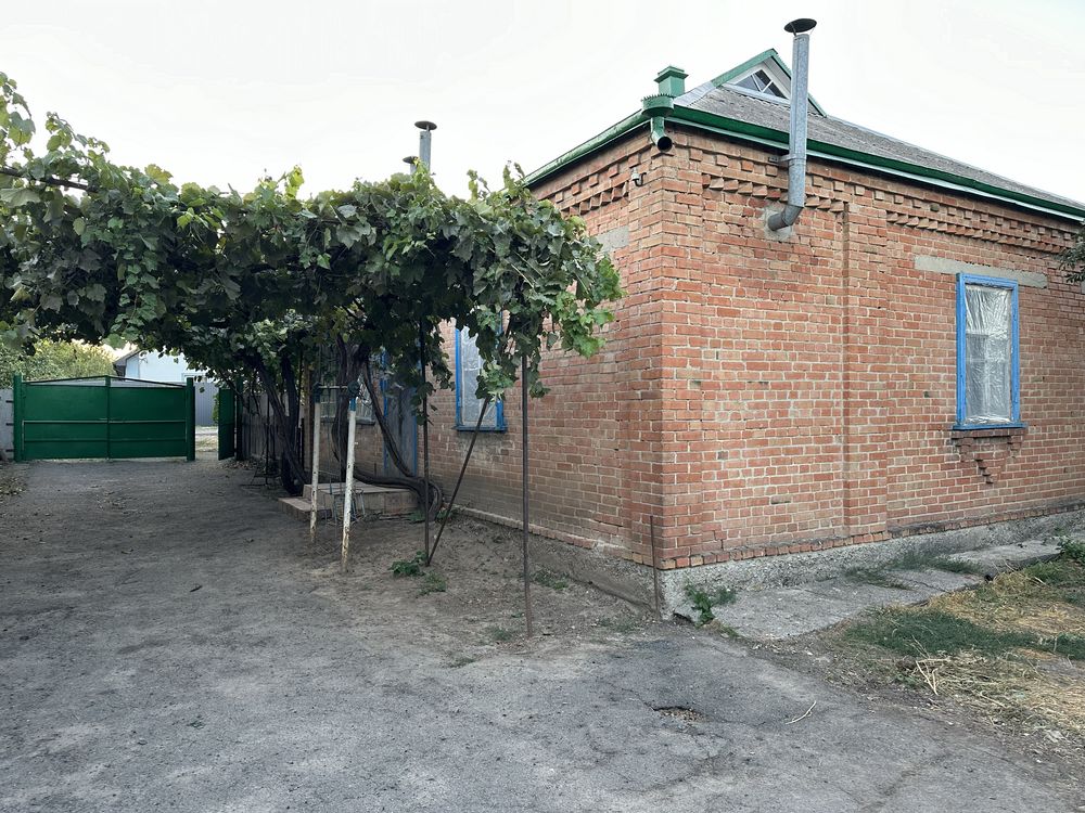 Продам будинок земельною ділянкою