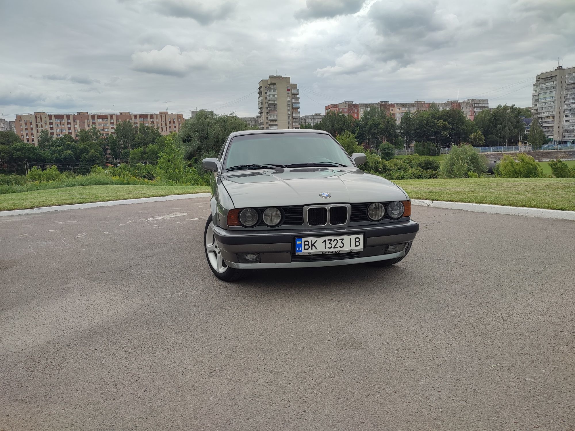 Продам Bmw 535i e34