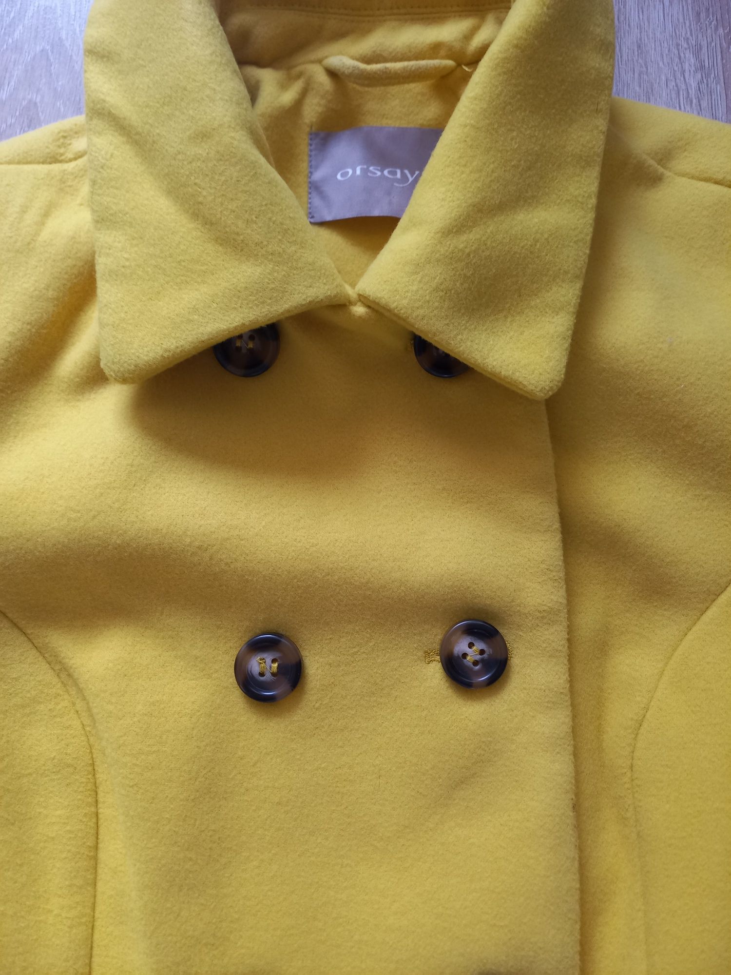 Orsay, piekny, żółty płaszczyk.
