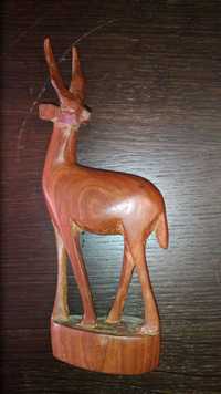 Drewniana figurka antylopa kozica jeleń