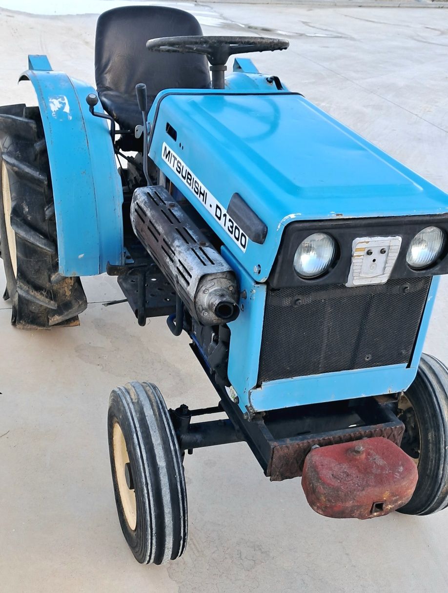 Trator Mitsubishi D1300 c/reboque 4x2