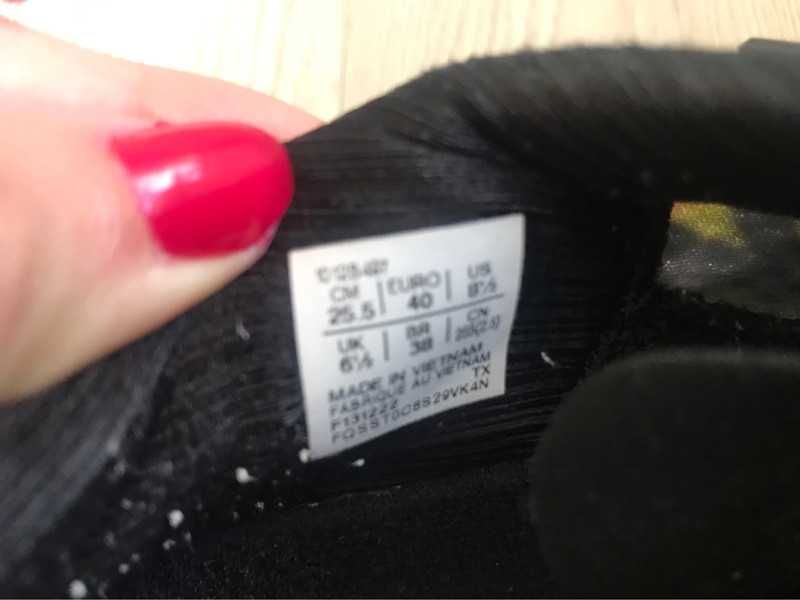 Asics Novablast 3 Lite-Show buty do biegania po asfalcie kolorowe 40