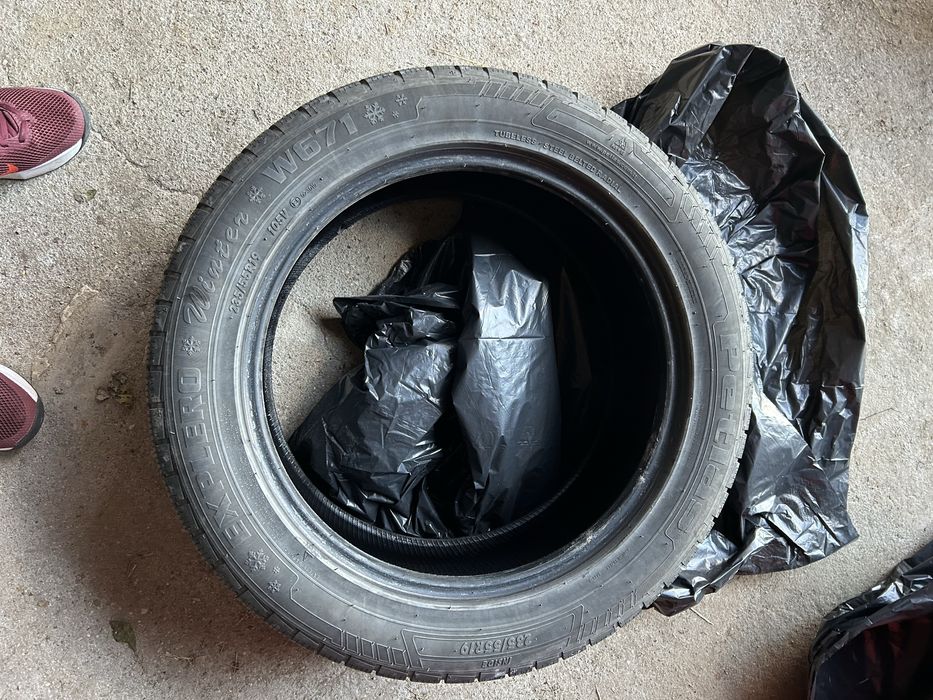 Opony ziomwe 235/55/19 vredestein petlas