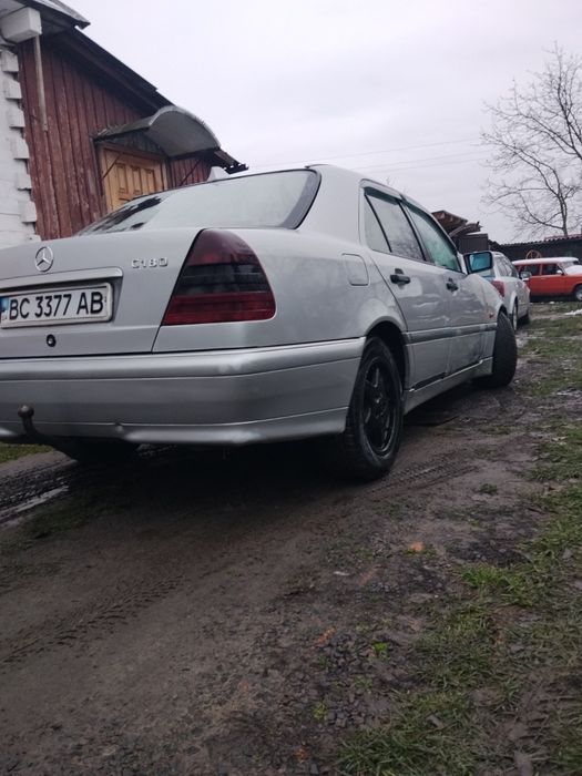 Продам мерседес 202 1.8 бенз