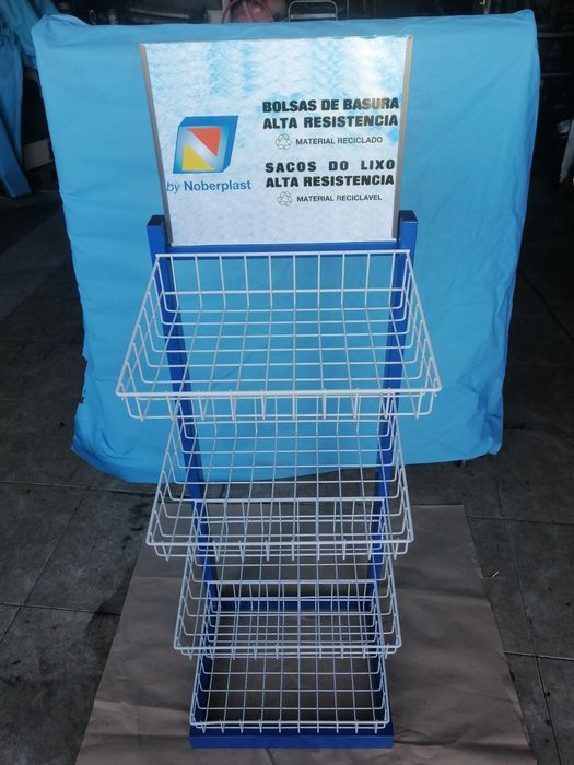 Expositor de ferro com gaveta