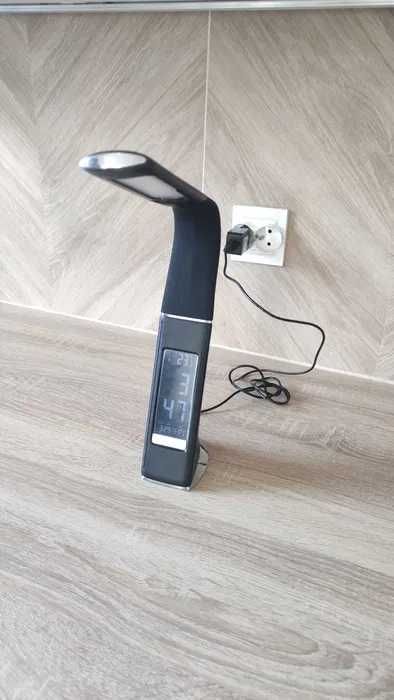 Lampka lampa LED 7W z wyświetlaczem Zegar Data Budzik Temperatura