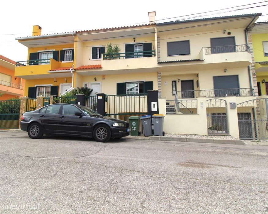 VALE MILHAÇOS - Moradia T4 com Quintal e Garagem!