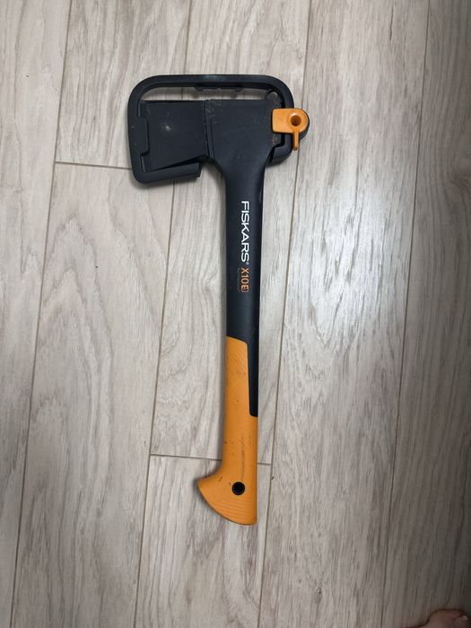 Топор fiskars x 10