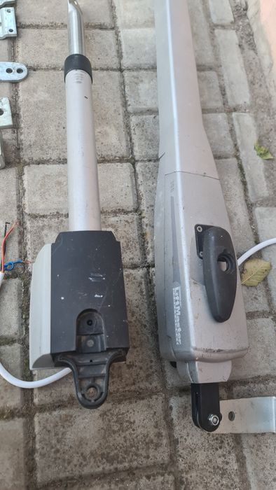 Механизми  для розпашних воріт LIFTMASTER