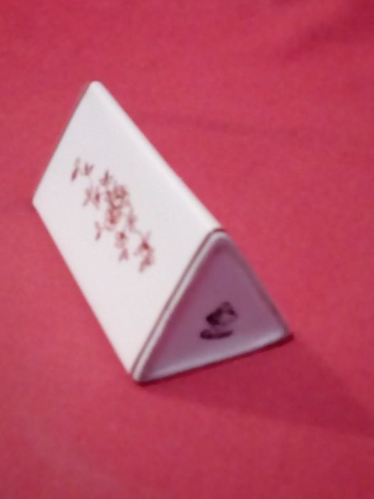 Paliteiro Triangular em porcelana da Electro-Cerâmica do Candal