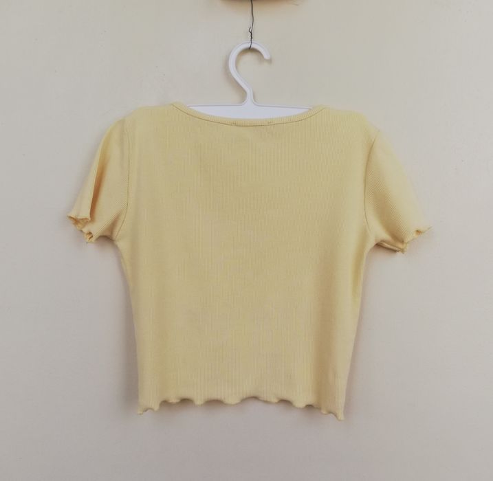 TOP amarelo - marca Pull&Bear - T. L