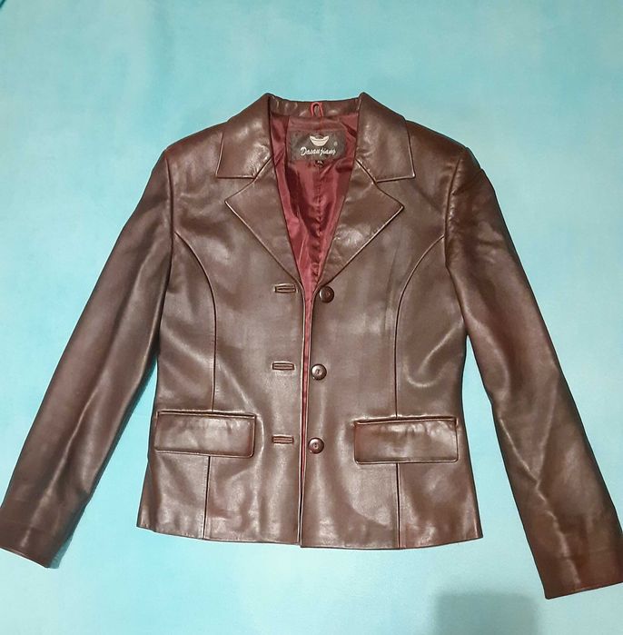 Шкіряний піджак в чудовому стані.